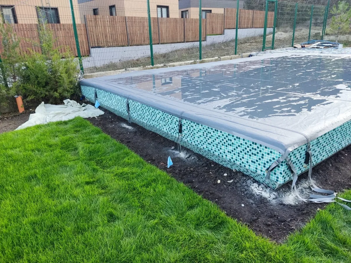 Батутное покрывало на бассейне в Воркуте